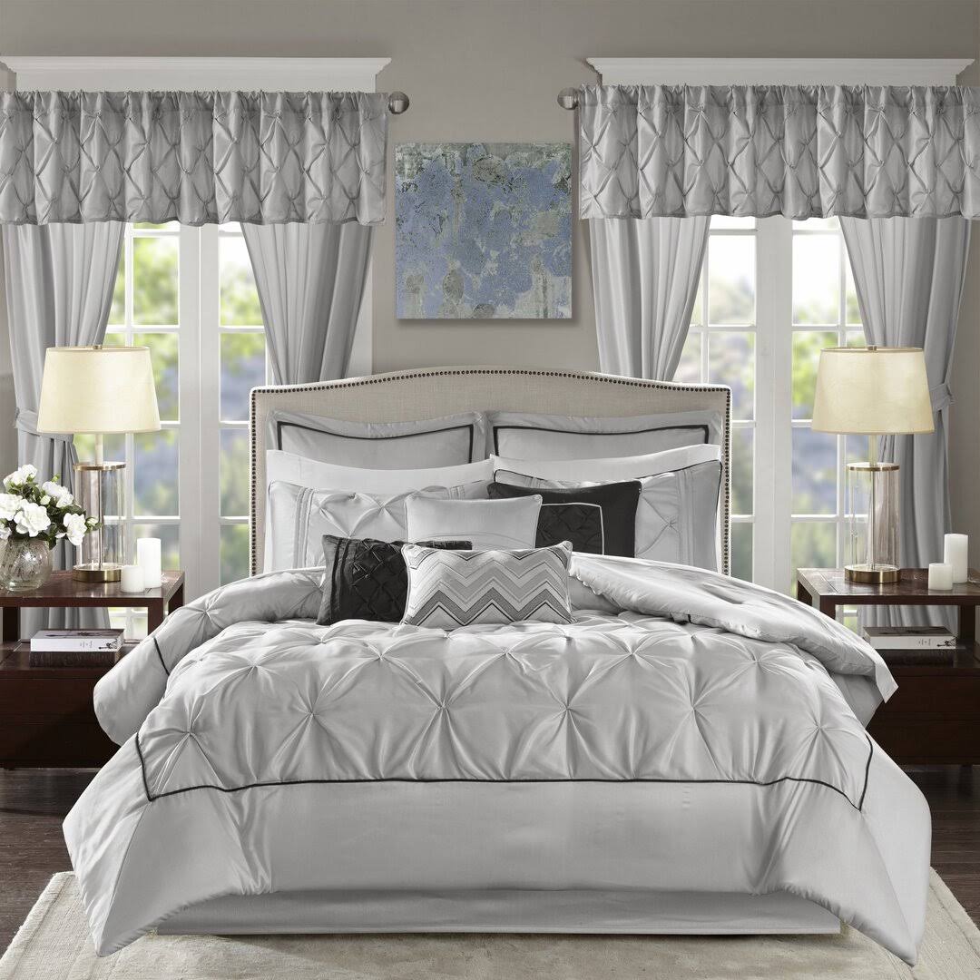 Home Co Paolo Comforter Set Size: Queen Purple