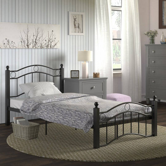 Home Everly Platform Bed Size: Full Black